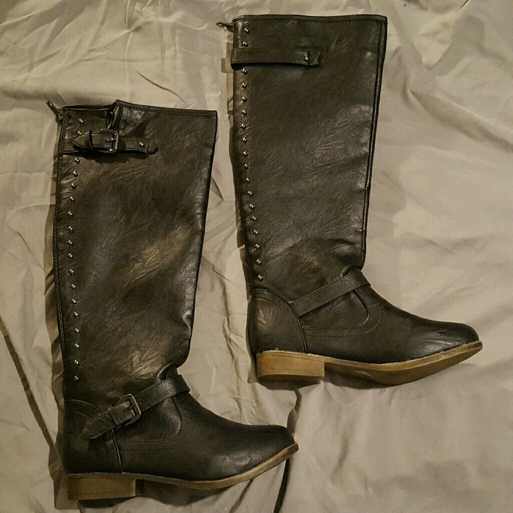 Size 7 black studded riding boot